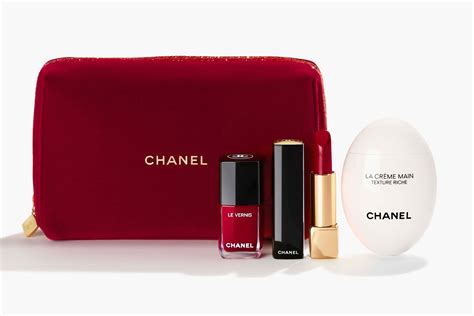 chanel christmas gift sets|chanel gift set with pouch.